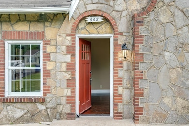 608 S Brittain St, Shelbyville, TN 37160 - photo 6