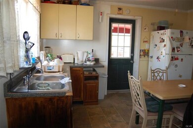 154 W Ridge St, Lansford, PA 18232 - photo 3