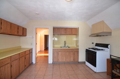 162 Pearl St unit 3, Malden, MA 02148 - photo 2