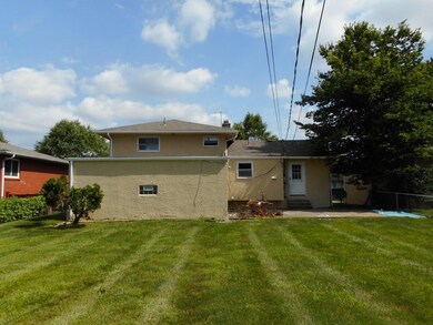4351 E Fulton St 021