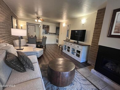 1108l living room