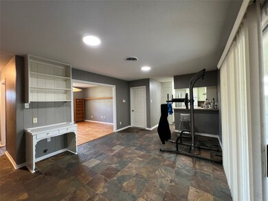 1714 W Adoue St, Alvin, TX 77511 - photo 6