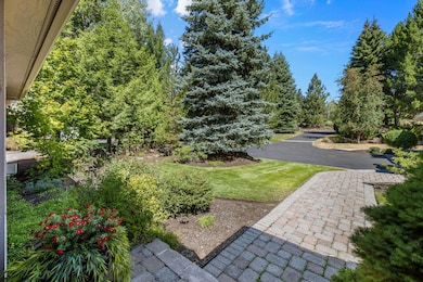 19490 Green Lakes Loop, Bend, OR 97702 - photo 3