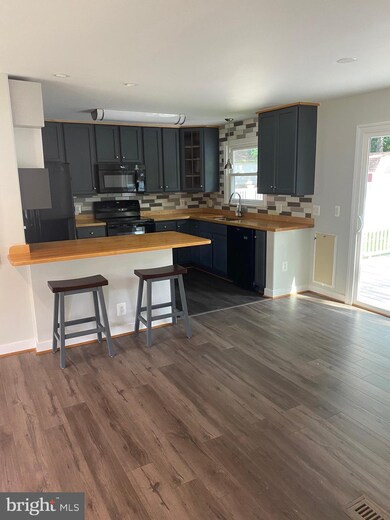 325 Cedar Ln, Annapolis, MD 21403 - photo 6