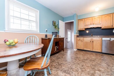 9220 Lantana Dr, Louisville, KY 40229 - photo 7