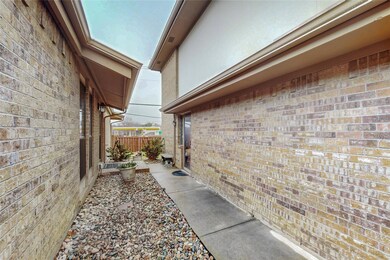 13 Dewberry Ct, Bedford, TX 76021 - photo 4