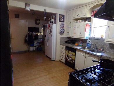 509 W Linden St, Ennis, TX 75119 - photo 3