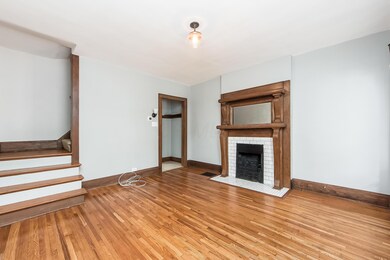 T 42 W Kossuth St00023