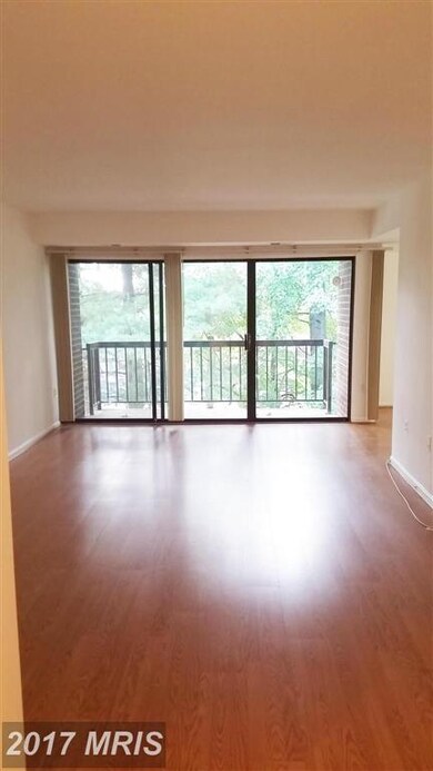 9717 Kings Crown Ct unit 202, Fairfax, VA 22031 - photo 3