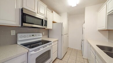 9707 Richmond Ave unit 14, Houston, TX 77042 - photo 4