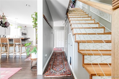 Stairway with wood finished floors, ornamental mol