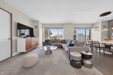 70 Charlton St unit 21C, New York, NY 10014 - photo 2