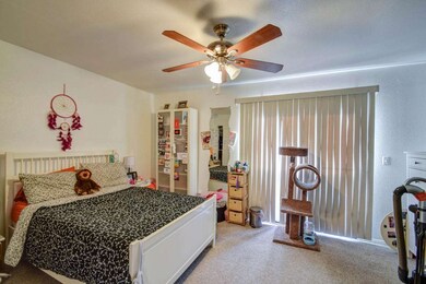 bedroom 1-pic 1