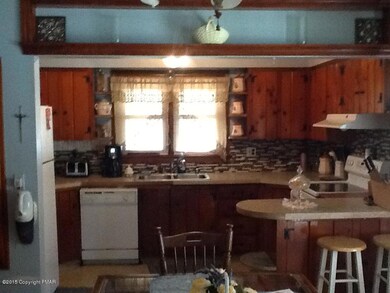 1580 Verona Ave, Pen Argyl, PA 18072 - photo 2