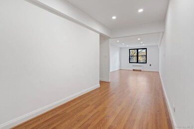 Northridge Section III unit C409, East Elmhurst, NY 11369 - photo 5