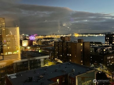 Check out another incredible photo by the seller with the big wheel all lit up!