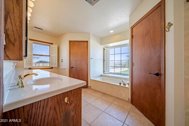 150 Turtleback Ln00038