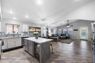 005__2111 E Rawhide St