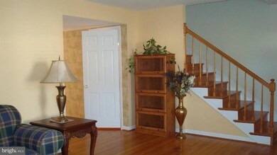 1711 Dana St unit 4, Crofton, MD 21114 - photo 4