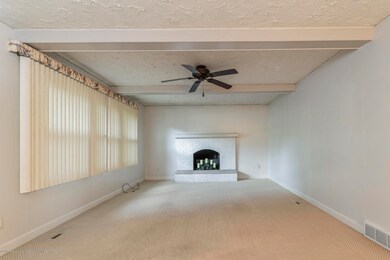 004-photo-living-room-7483747