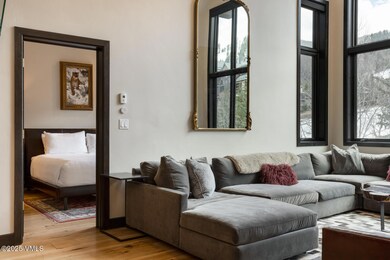 Highlands Lodge 402 MLS-6