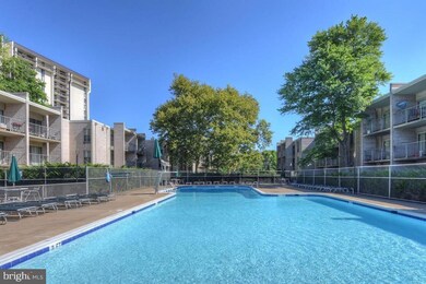 17 Canterbury Square unit 304, Alexandria, VA 22304 - photo 5