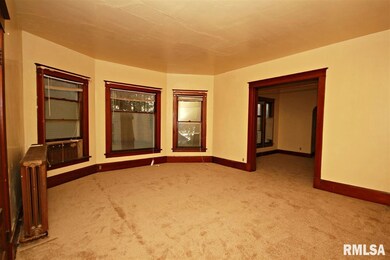 1538 W 3rd St unit 2, Davenport, IA 52802 - photo 2