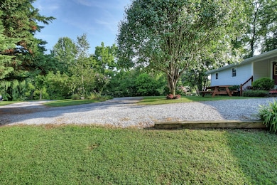 367 Toll Branch Rd, Johnson City, TN 37601 - photo 4