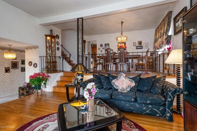 09_13BarbaraTerrace_93001_LivingRoomDini