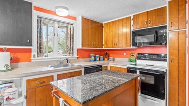 3 Waverly St, Essex Junction, VT 05452 - photo 5