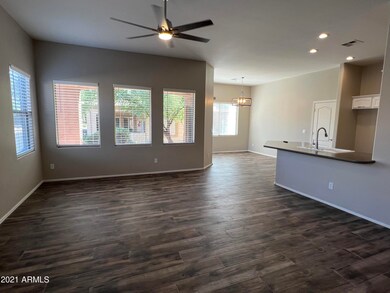 25 S Quinn Cir unit 33, Mesa, AZ 85206 - photo 2