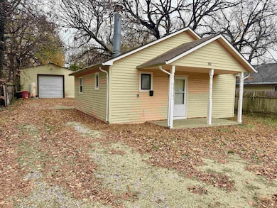 520 S Chase St, Wichita, KS 67213 - photo 2