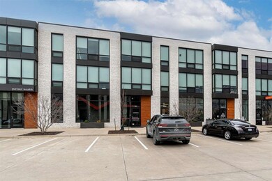 1 University Way unit 401, Iowa City, IA 52246 - photo 2