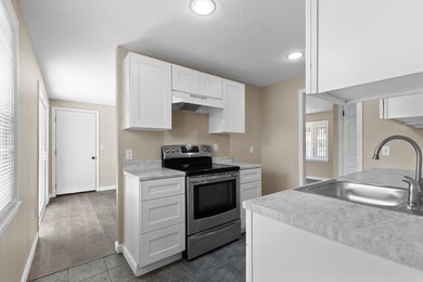 35 Nadine Rd, Brockton, MA 02302 - photo 2