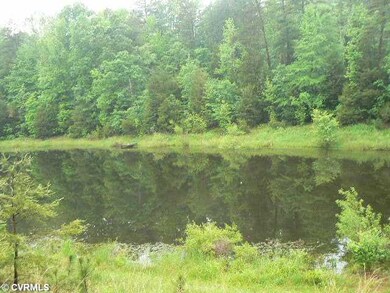 Exterior Front - lake