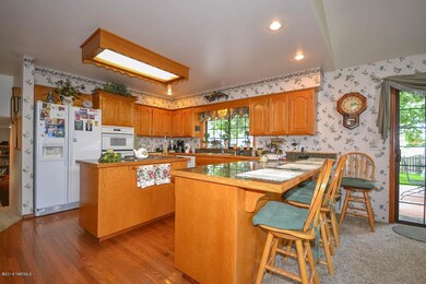 Kitchen Eating Bar