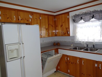 46 Cheyenne Dr, Nashua, NH 03063 - photo 4