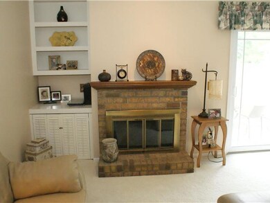 7435 Creekside Dr unit 6, Lansing, MI 48917 - photo 4