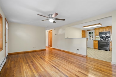 277 Hampstead Rd, Derry, NH 03038 - photo 5