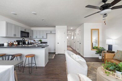 1202 E Perry St, Republic, MO 65738 - photo 4