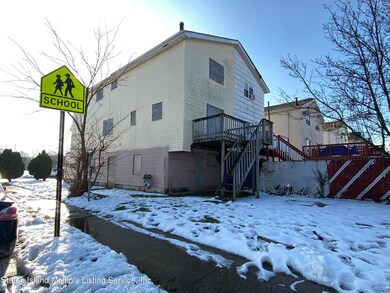 231 Regis Dr, Staten Island, NY 10314 - photo 4