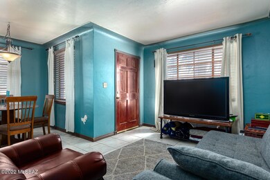 Entry / Living Room