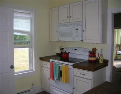 470 Summer St unit 470, Brockton, MA 02302 - photo 3