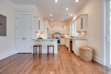 bar in kitchen