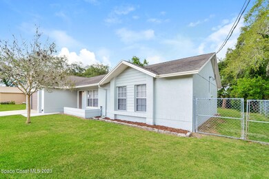 003-photo-front-view-11112839