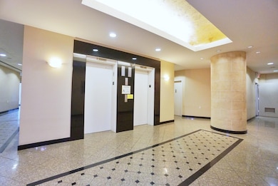 Bay Street Landing unit 5G, Staten Island, NY 10301 - photo 3