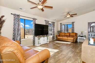 002_Living Room