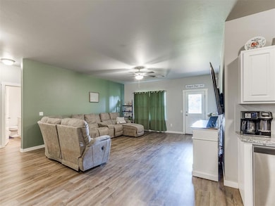 29243 Apache Dr, McLoud, OK 74851 - photo 4