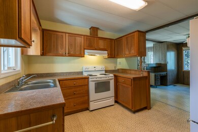 109 Riddle Rd_ (3)