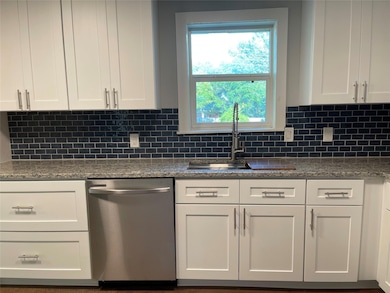 832 Central Dr, Bedford, TX 76022 - photo 5